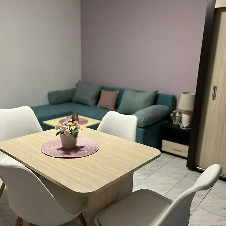 николета Apartment *