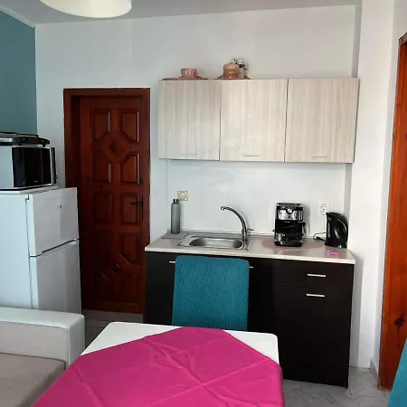 николета Apartment *